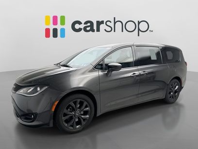 Used 2020 Chrysler Pacifica Touring w/ S Appearance Package
