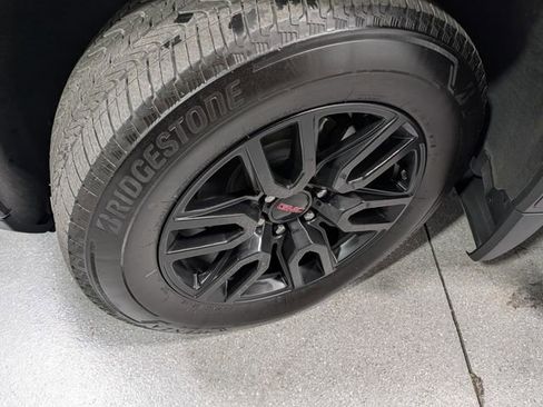 Used 2024 GMC Sierra 1500 Elevation image 9