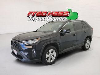 Used 2019 Toyota RAV4 XLE FWD video 1