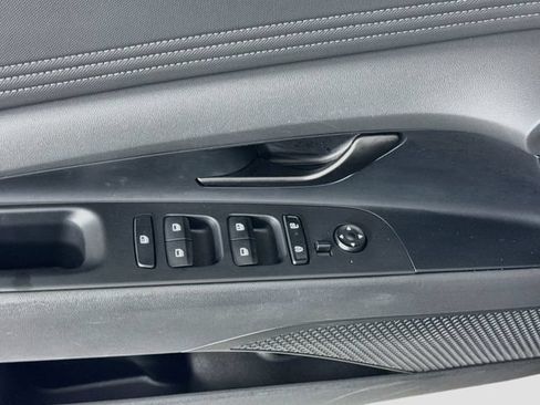 Used 2026 Hyundai Elantra Sport FWD image 17