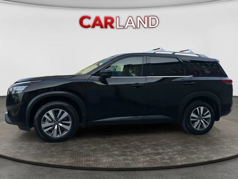 Used 2023 Nissan Pathfinder SL FWD image 2
