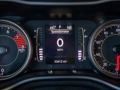 Used 2019 Jeep Cherokee Latitude Plus w/ Cold Weather Group image 17