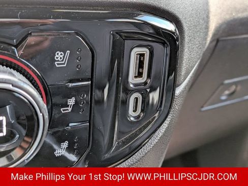 Used 2024 Chevrolet Silverado 3500 High Country w/ High Country Premium Package AWD/4WD image 21