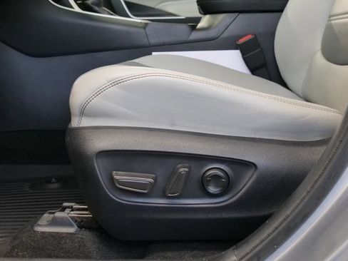 Used 2021 Toyota RAV4 XLE Premium image 11