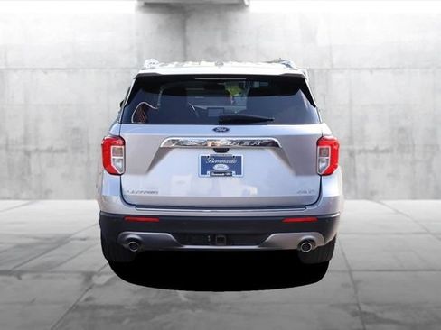 Used 2021 Ford Explorer Limited w/ Equipment Group 301A AWD/4WD image 6