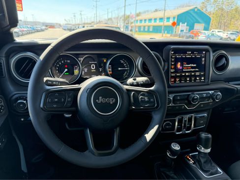 Used 2023 Jeep Wrangler Unlimited w/ 8.4" Radio Group AWD/4WD image 16