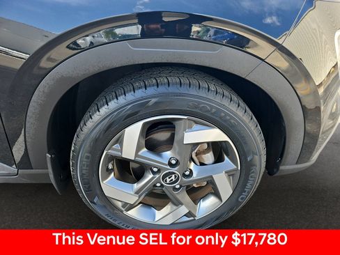Used 2022 Hyundai Venue SEL FWD image 41