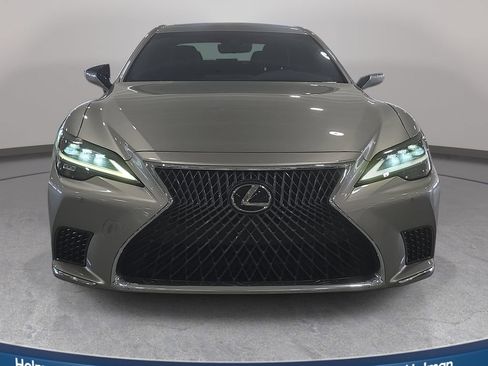 Used 2023 Lexus LS 500 w/ Accessory Package (Z2) RWD image 3