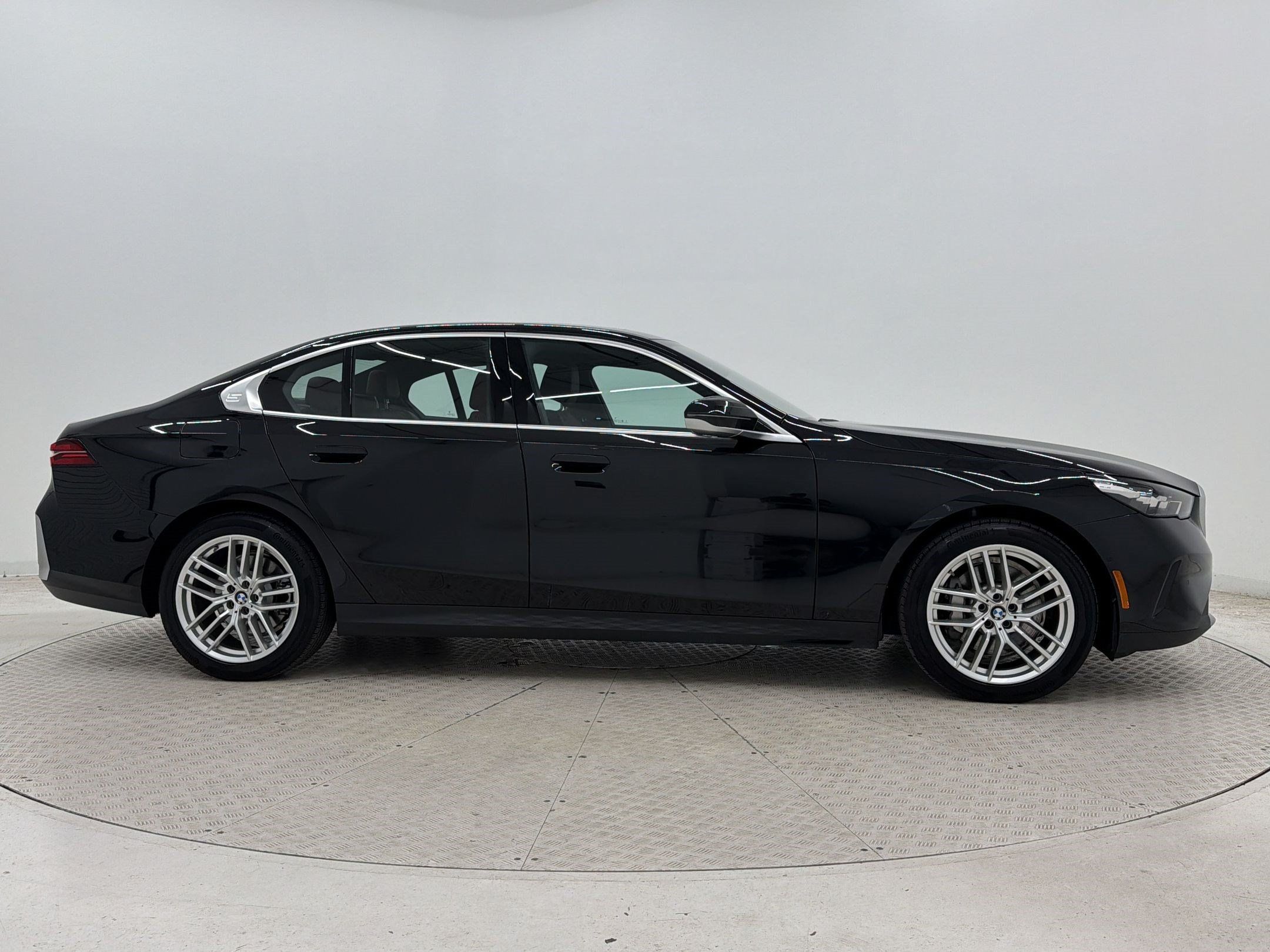Used 2025 BMW 530i RWD image 8