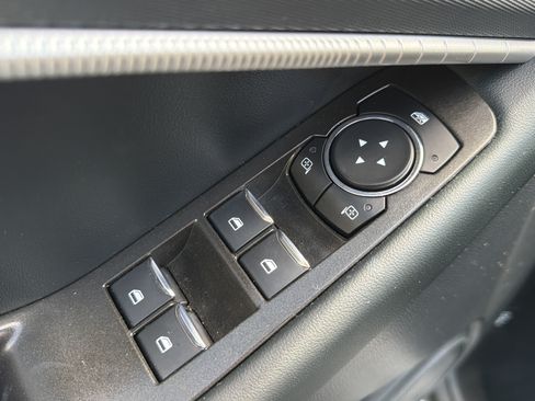 Used 2025 Ford Explorer ST-Line RWD image 25