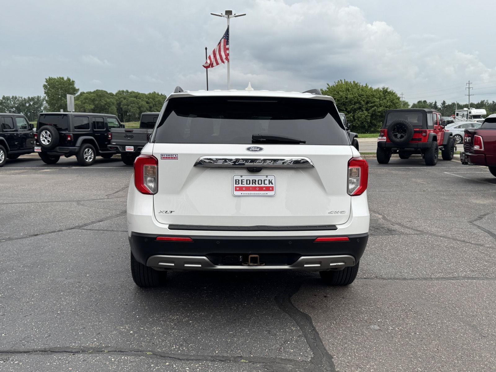 Used 2021 Ford Explorer XLT w/ Equipment Group 202A AWD/4WD image 6
