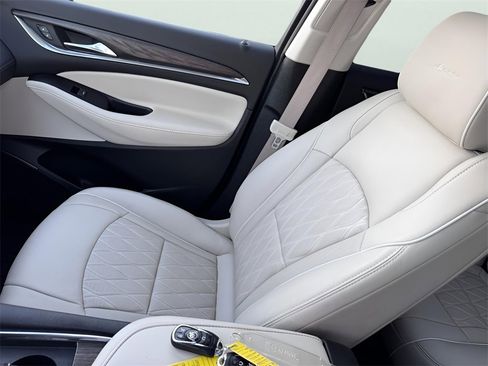 Used 2023 Buick Enclave Avenir w/ Avenir Technology Package image 28