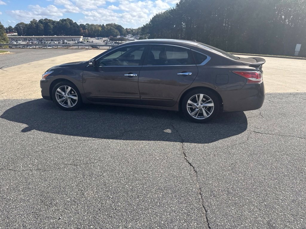 Used 2014 Nissan Altima 2.5 SL w/ Moonroof Package FWD image 16