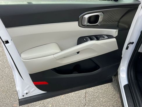New 2025 Kia Sorento S w/ Panoramic Sunroof Package image 10