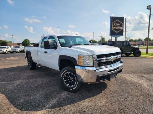 Used 2008 Chevrolet Silverado 2500 W/T w/ Snow Plow Prep Package AWD/4WD image 1