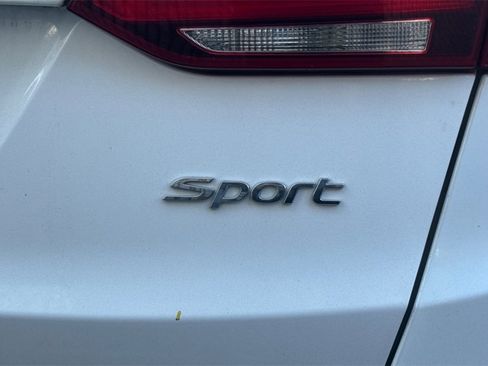 Used 2018 Hyundai Santa Fe Sport w/ 2.4L Value Package 02 image 8