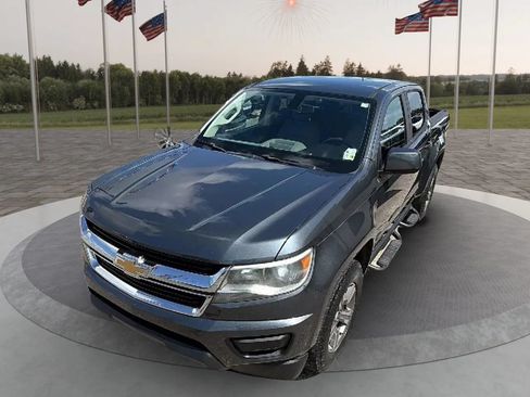 Used 2017 Chevrolet Colorado W/T w/ Custom Special Edition RWD image 11
