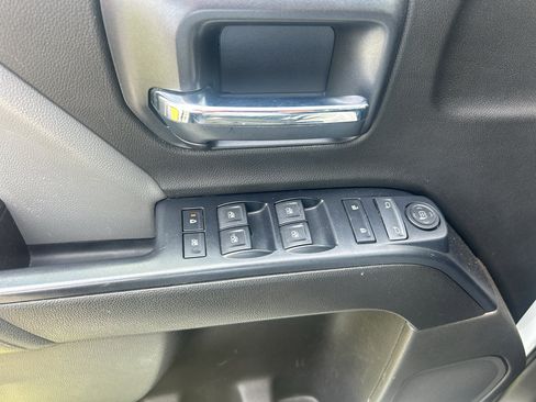 Used 2018 Chevrolet Silverado 1500 Custom w/ Custom Value Package RWD image 20