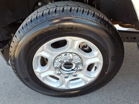 Certified 2025 Ford F250 XLT image 9