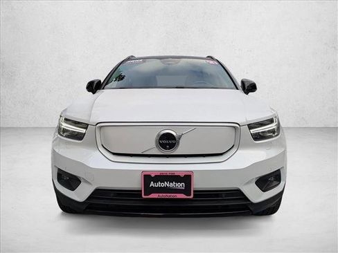 Certified 2021 Volvo XC40 P8 Recharge image 2
