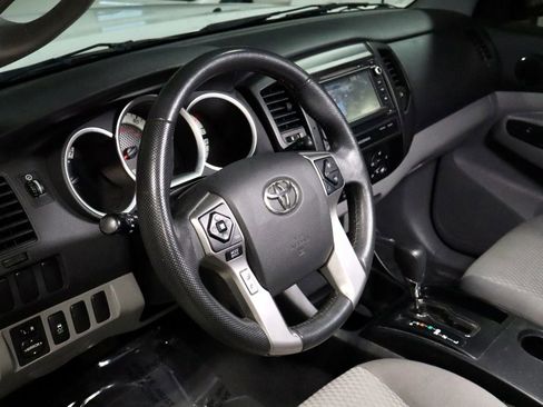 Used 2015 Toyota Tacoma PreRunner w/ Convenience Package image 11