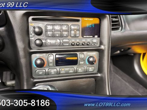 Used 2001 Chevrolet Corvette Convertible w/ Preferred Equipment Group2 RWD image 19