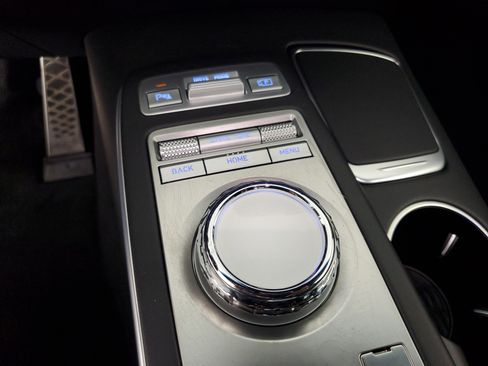 Used 2023 Genesis GV70 2.5T w/ Sport Prestige Package image 18