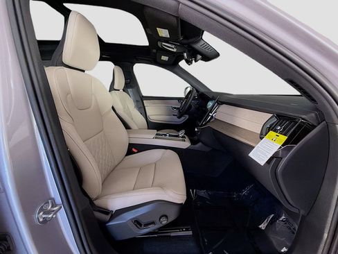 New 2026 Volvo XC90 B6 Plus w/ Protection Package Premier AWD/4WD image 31