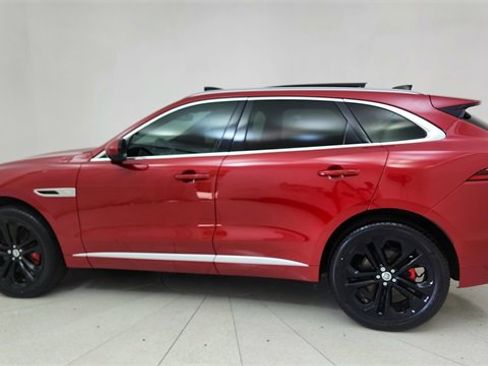 Used 2025 Jaguar F-PACE R-Dynamic S image 4
