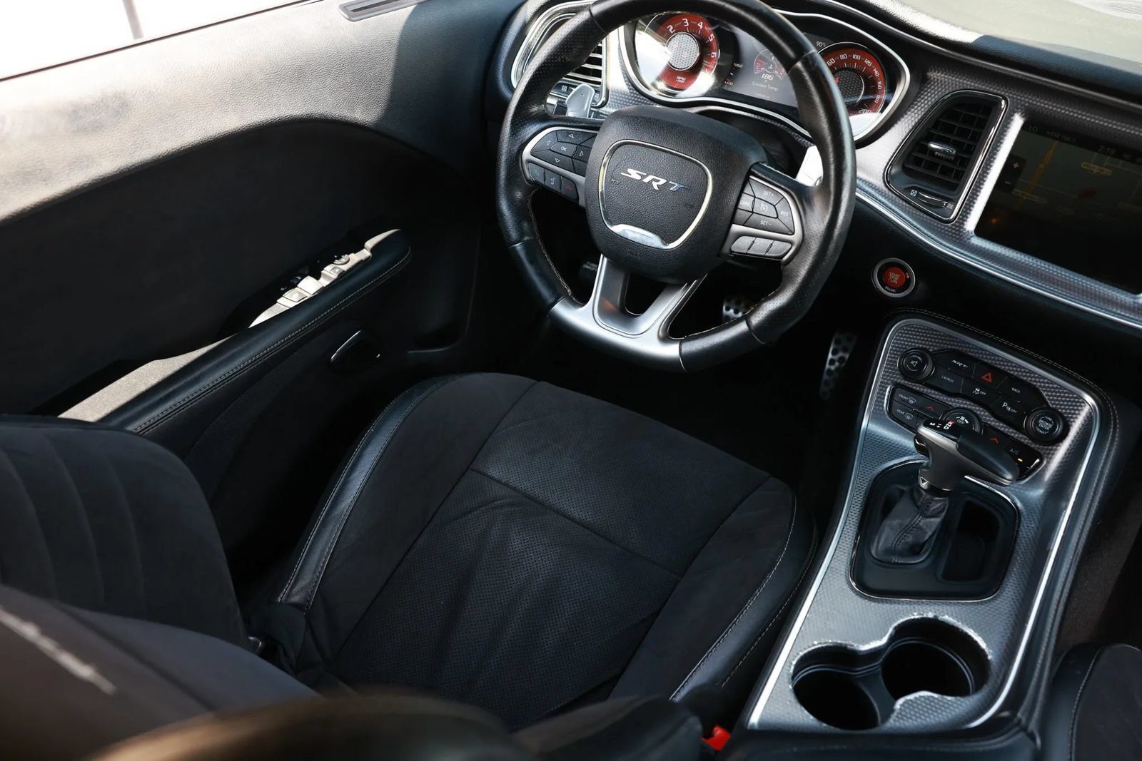 Used 2015 Dodge Challenger SRT Hellcat RWD image 11