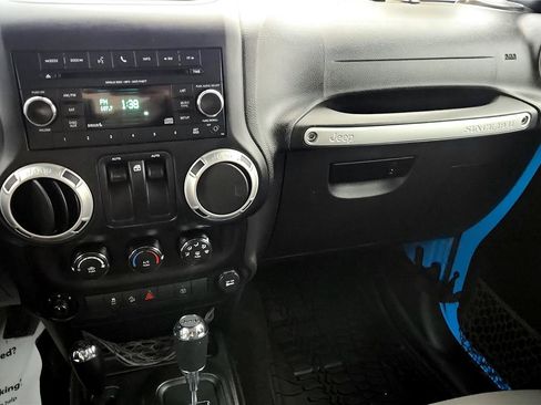 Used 2018 Jeep Wrangler Sahara w/ Connectivity Group image 21