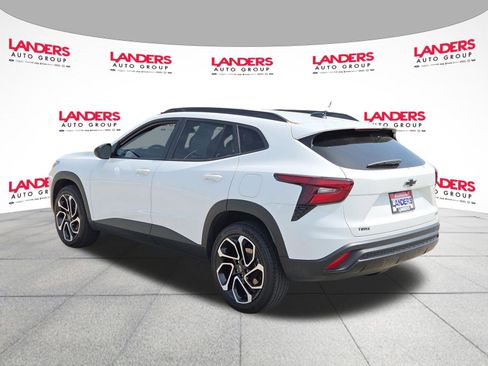 Used 2024 Chevrolet Trax RS w/ Sunroof Package image 5