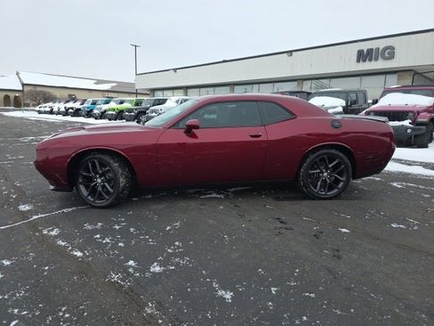 Used 2020 Dodge Challenger SXT w/ Blacktop Package image 3