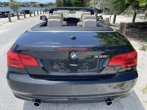 Used 2013 BMW 335i Convertible w/ Premium Pkg RWD image 26