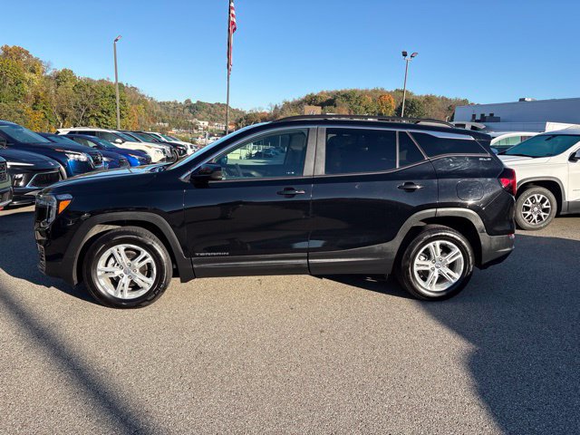 Used 2023 GMC Terrain SLE w/ Driver Convenience Package AWD/4WD image 2