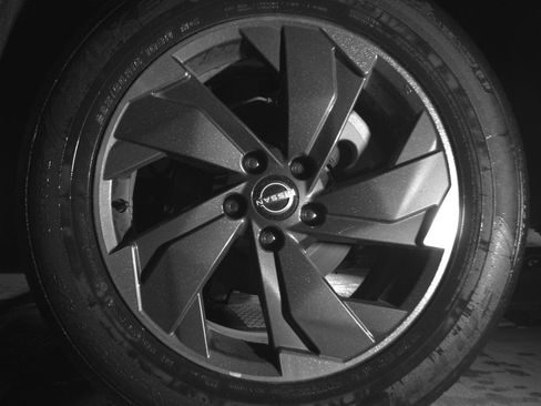 Used 2025 Nissan Rogue SV FWD image 14