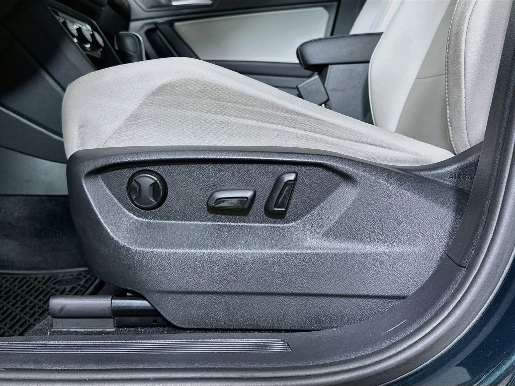 Used 2019 Volkswagen Tiguan SEL FWD image 23