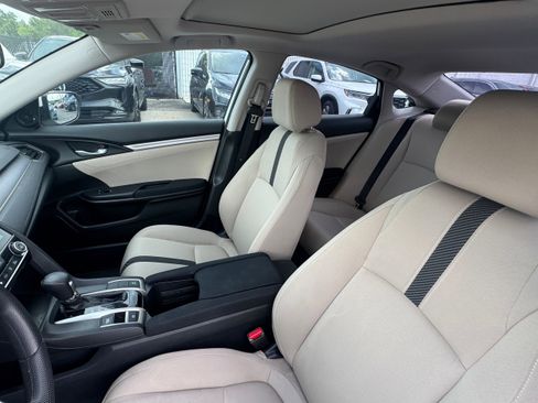 Used 2017 Honda Civic EX image 9