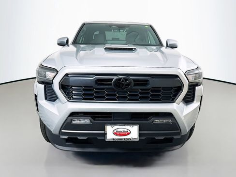 Certified 2025 Toyota Tacoma TRD Sport image 2