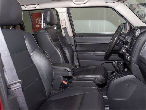 Used 2016 Jeep Patriot High Altitude AWD/4WD image 21