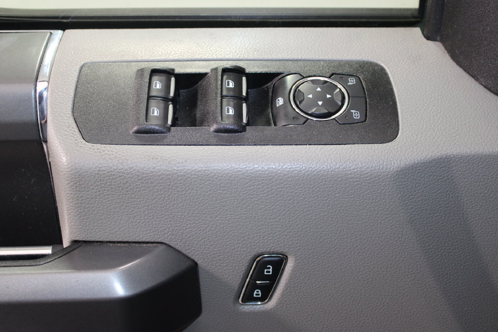Used 2019 Ford F150 XLT w/ Equipment Group 302A Luxury AWD/4WD image 33