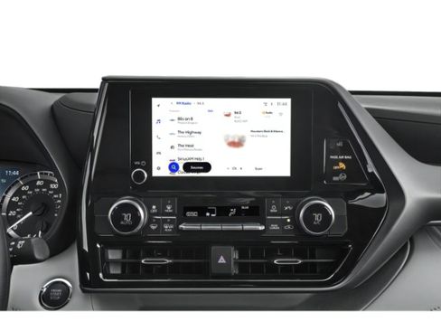 Used 2023 Toyota Highlander LE image 10