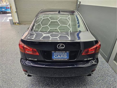 Used 2007 Lexus IS 250 w/ Premium Pkg RWD image 4