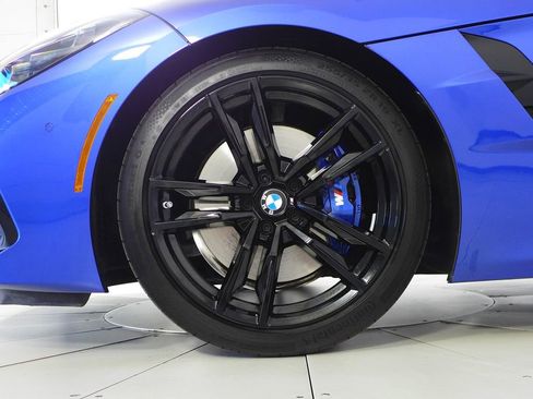 Used 2025 BMW Z4 M40i w/ Premium Package image 5