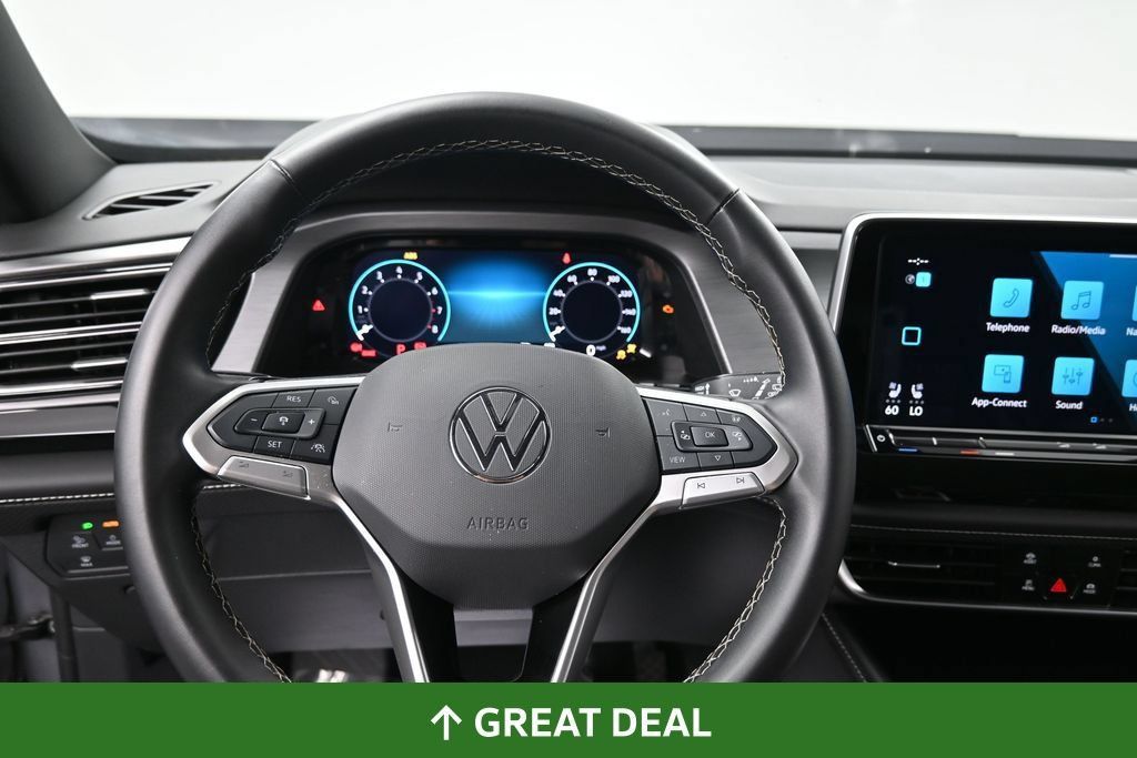Used 2025 Volkswagen Atlas Cross Sport SE FWD image 37