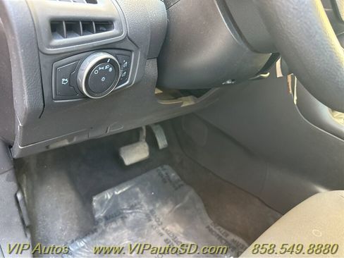 Used 2017 Ford Focus S image 30