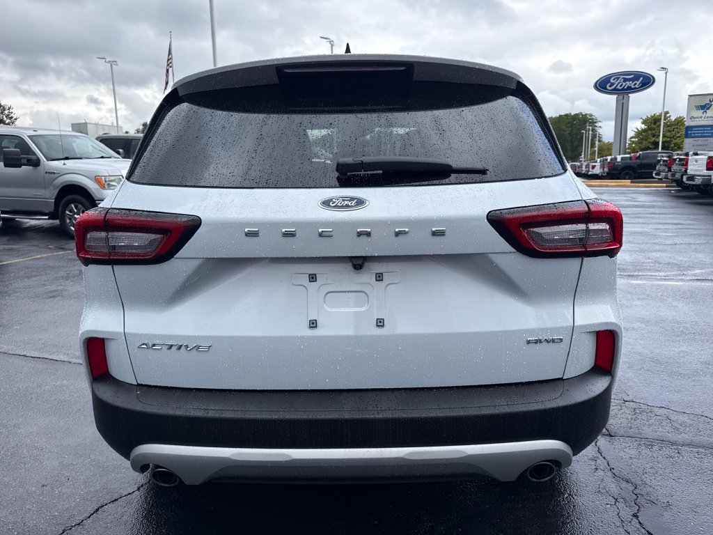 Used 2025 Ford Escape Active AWD/4WD image 8