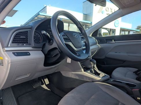 Used 2018 Hyundai Elantra SE w/ Cargo Package image 14