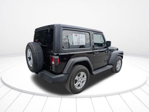 Used 2022 Jeep Wrangler Sport AWD/4WD image 4