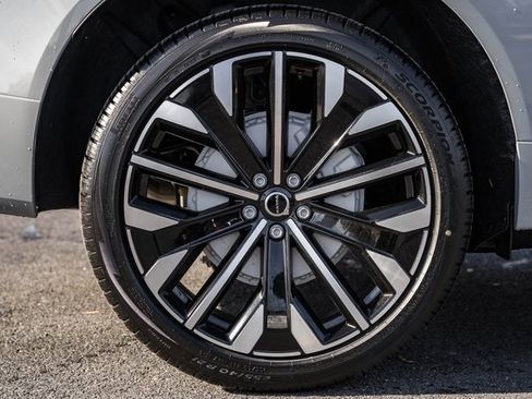 New 2026 Volvo XC60 B5 Ultra w/ Climate Package image 18